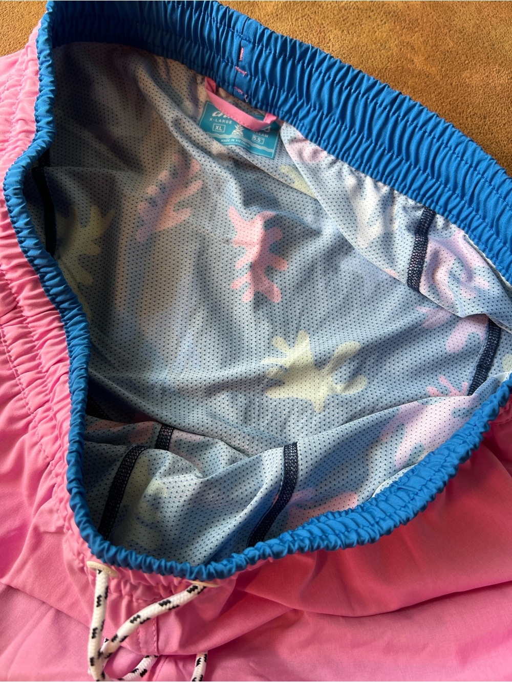 chubbies Pink Swim Trunks with Blue Waist Trim XL - Picture 6 of 10